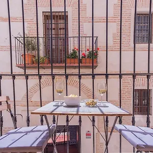 https://central-apartment-in-vibrant-historic-city.es-andalucia.com
